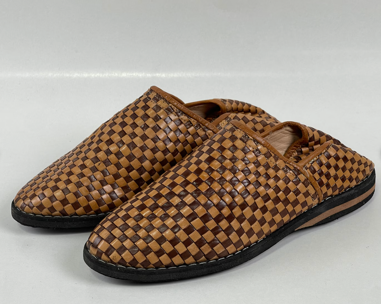Handmade leather babouches, Embroidered babouches, Luxurious babouches, Moroccan slippers, Stylish leather footwear, free shipping